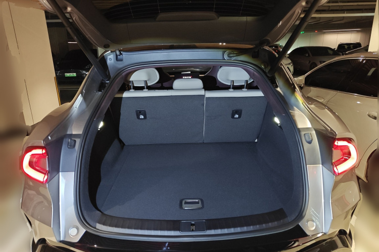 小米汽车 小米YU7 2025款 超长续航后驱版中控内饰23