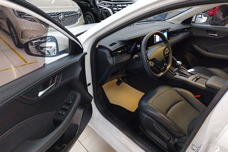 荣威i5 2023款 1.5L CVT豪华版中控内饰7003