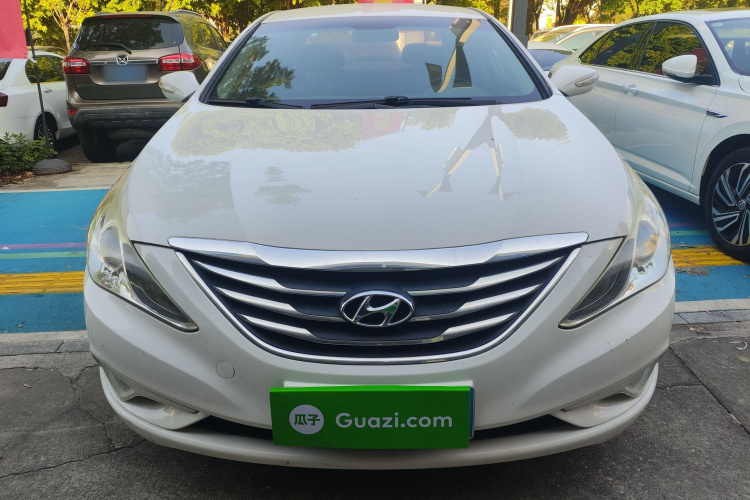 现代 索纳塔 2013款 2.0L 自动时尚版车身外观2