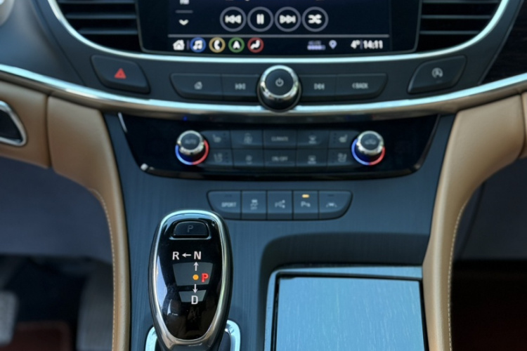 别克 君越 2019款 28T 尊贵型中控内饰7002