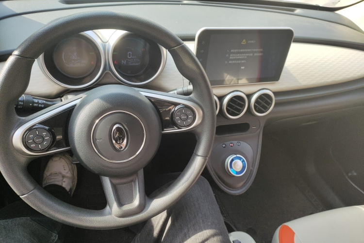 欧拉黑猫 2021款 351km 豪华型中控内饰12