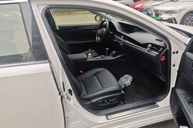 雷克萨斯ES 2014款 250 舒适版局部细节9005