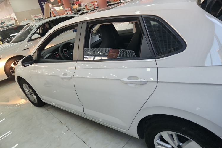 大众 Polo 2021款 Plus 1.5L 自动全景乐享版车身外观4