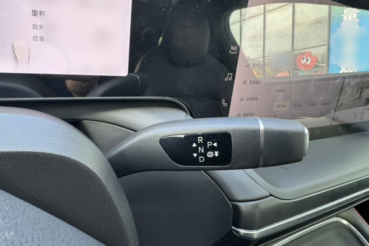 小鹏P7 2023款 P7i 702 Pro局部细节18