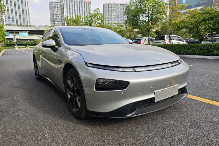 小鹏P7 2022款 670N+车身外观6002