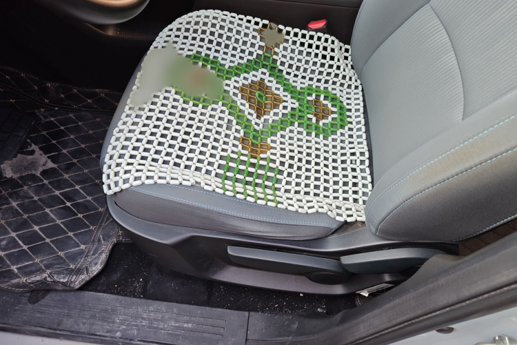 埃安 AION Y 2023款 Younger局部细节19