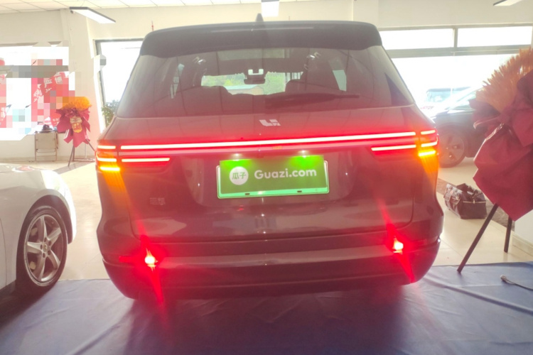 理想汽车 理想ONE 2021款 增程6座版车身外观6004