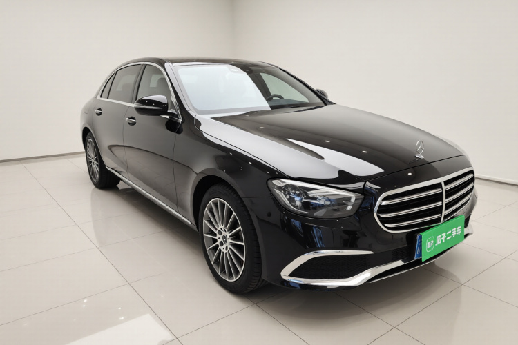 奔驰E级 2022款 改款二 E 260 L车身外观3