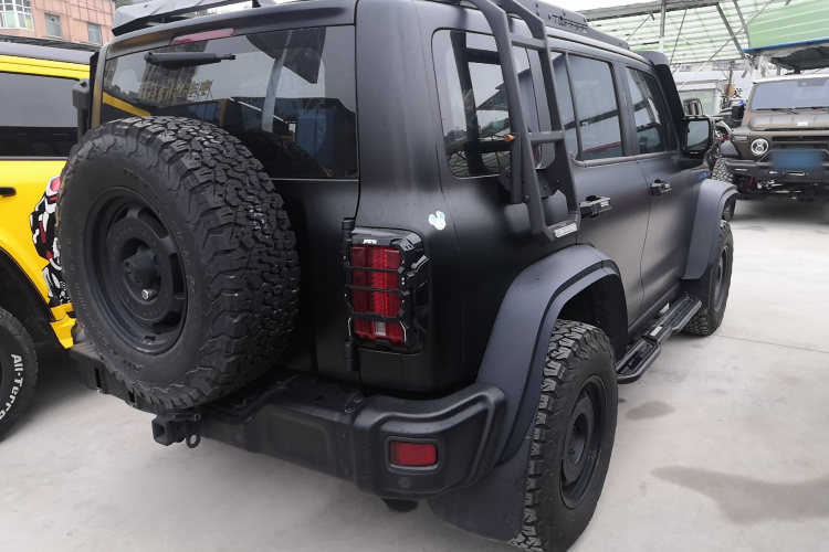 坦克300 2023款 2.0T 铁骑02车身外观7