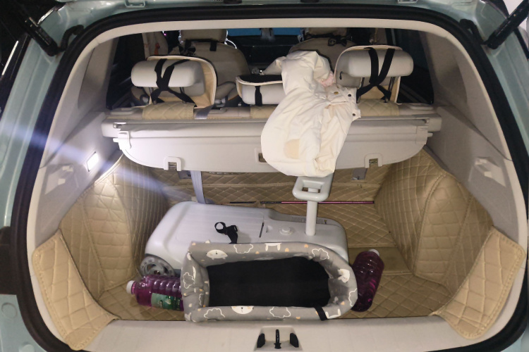 吉利汽车 吉利icon 2023款 1.5TD 巧克力醇臻版中控内饰23