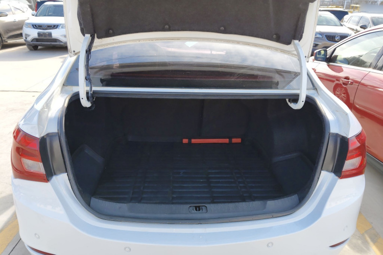 别克 英朗 2015款 15N 自动精英型局部细节23