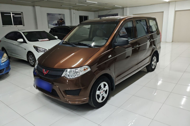 五菱汽车 五菱宏光 2020款 1.2L S基本型国VI LSI车身外观1