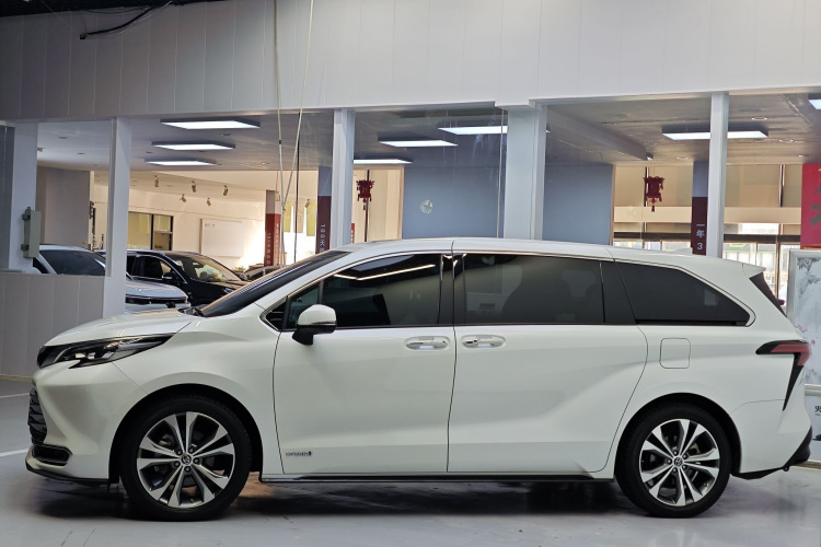 丰田 赛那SIENNA 2023款 2.5L混动 尊贵版车身外观6003