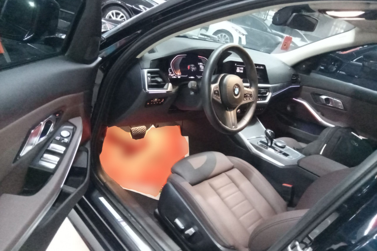 宝马3系 2020款 改款 325i M运动套装中控内饰7003