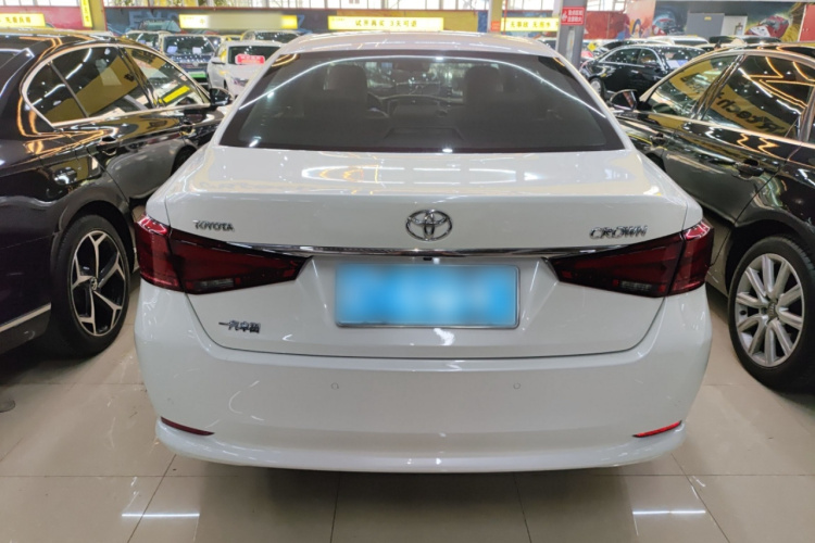丰田 皇冠 2015款 2.5L 智享版车身外观6