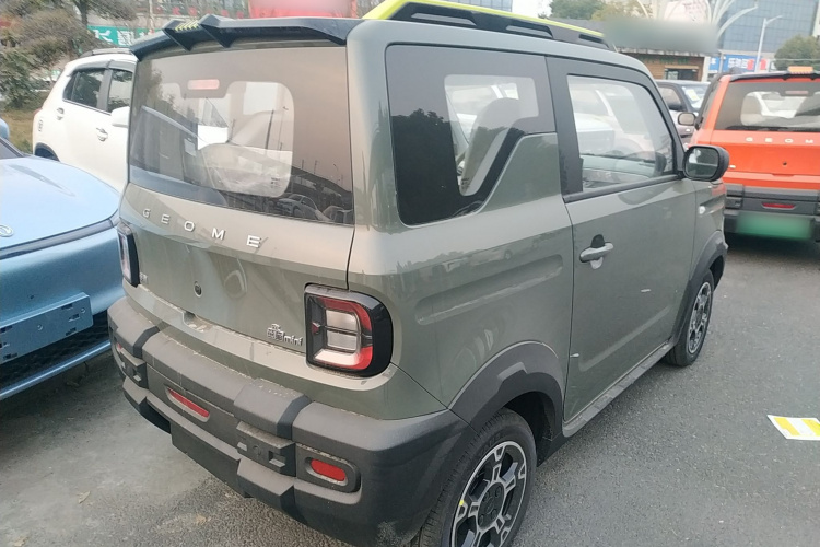 吉利银河 2025款 210km 熊猫骑士车身外观6005