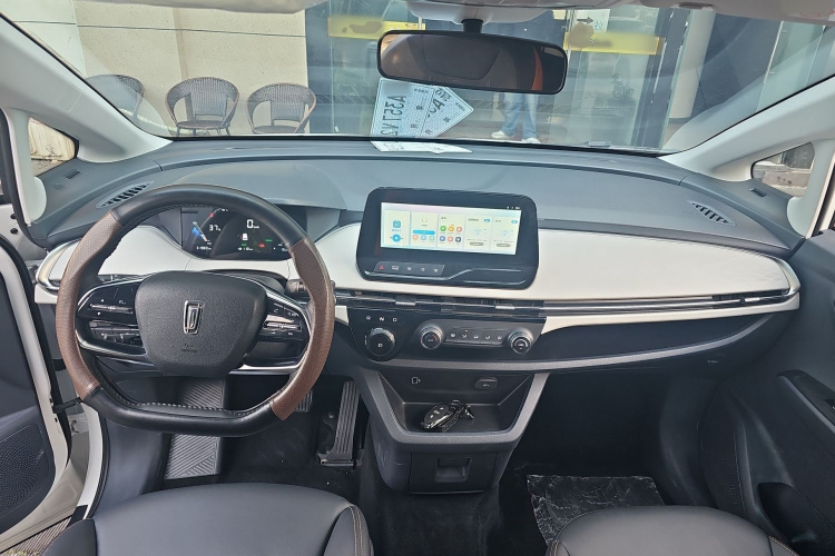 奔腾NAT 2023款 PRO 舒享出行换电版 401km中控内饰7002