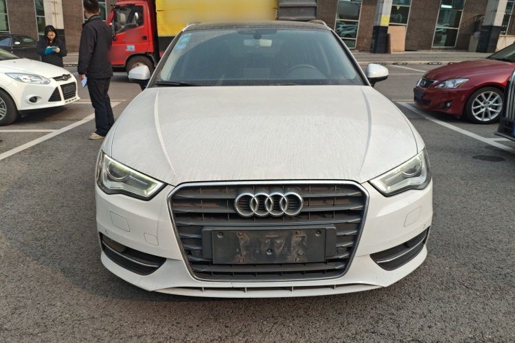 奥迪A3 2016款 Sportback 35 TFSI 风尚型车身外观2