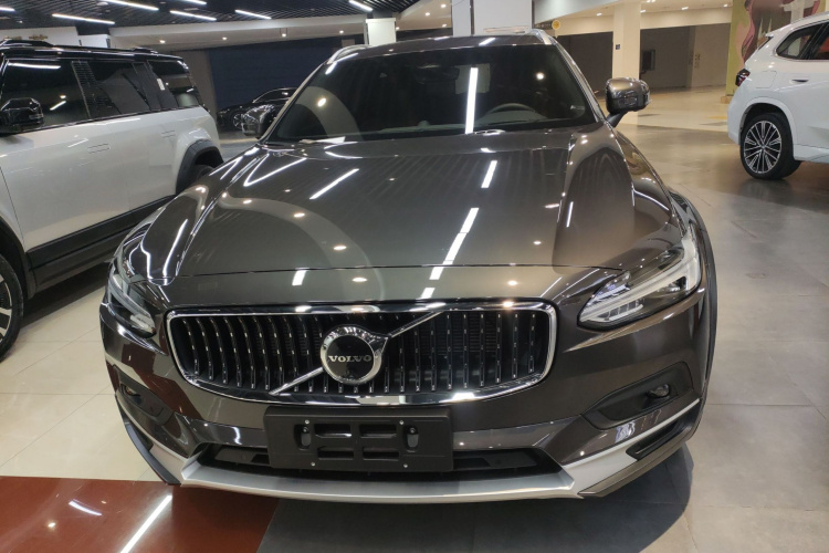 沃尔沃V90 2024款 Cross Country B5 AWD 智尊版车身外观2