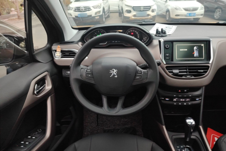 标致2008 2014款 1.6L 自动时尚版局部细节13