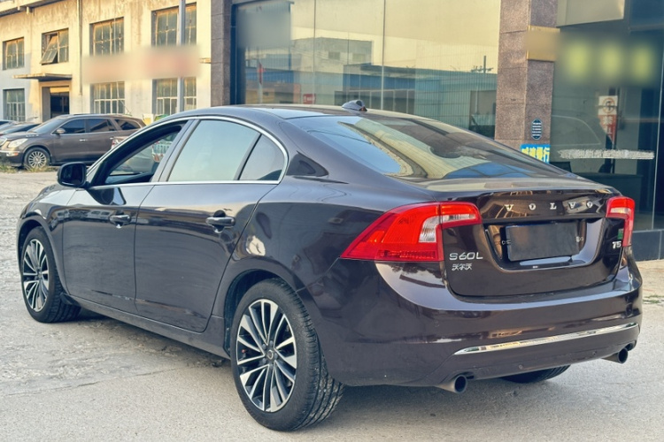 沃尔沃S60 2019款 S60L T5 智远版车身外观6005