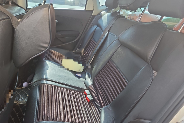 大众 Polo 2014款 1.4L 手动风尚版中控内饰7004