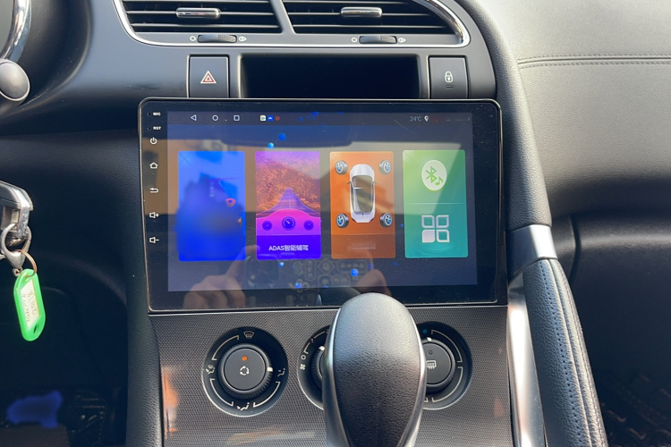 标致3008 2015款 1.6THP 自动经典版中控内饰7006