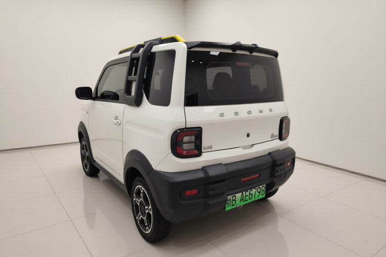 吉利银河 2024款 200km 熊猫骑士车身外观5