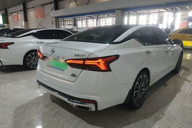 日产 天籁 2022款 2.0T XL 进享版车身外观7