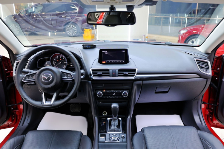 马自达3 昂克赛拉 2017款 两厢 2.0L 自动运动型 国V中控内饰7003