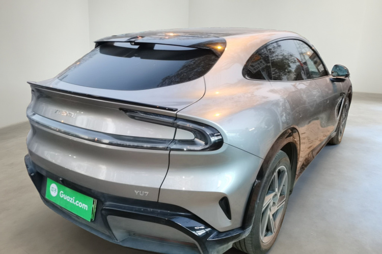 小米汽车 小米YU7 2025款 超长续航四驱Pro版车身外观7