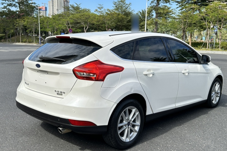 福特 福克斯 2015款 两厢 EcoBoost 180 自动精英型车身外观6007