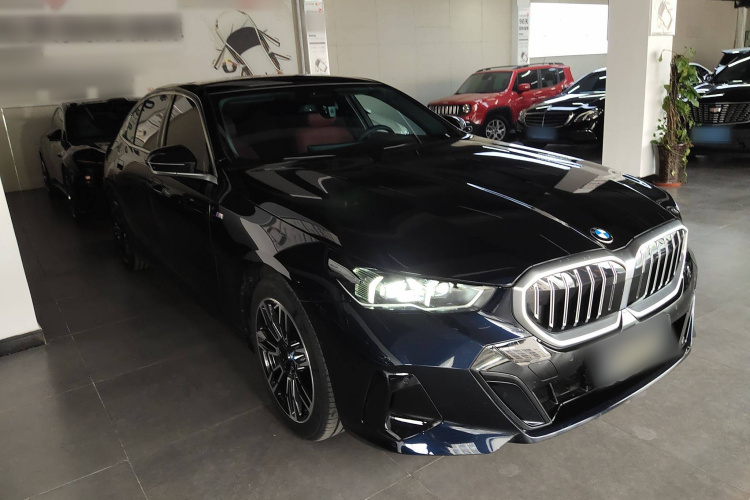 宝马5系 2025款 525Li M运动套装车身外观6002