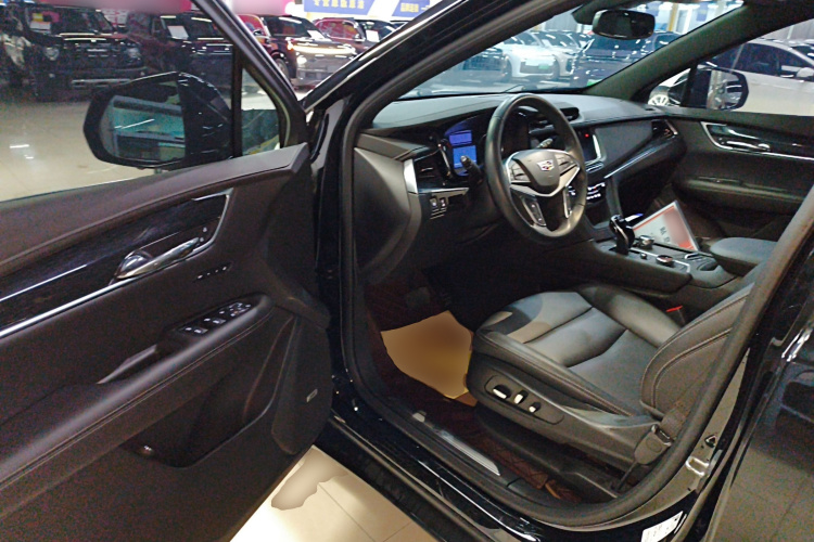 凯迪拉克XT5 2022款 2.0T 两驱豪华型中控内饰7003