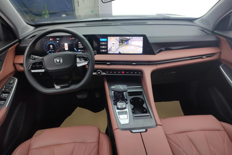 长安CS75 PLUS 2024款 第三代 冠军版 1.5T 智驾劲航型中控内饰12