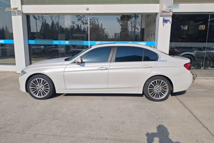 宝马3系 2019款 320Li 时尚型车身外观4