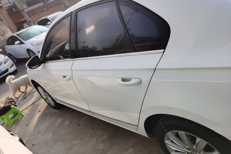 大众 宝来 2017款 1.6L 自动舒适型车身外观4