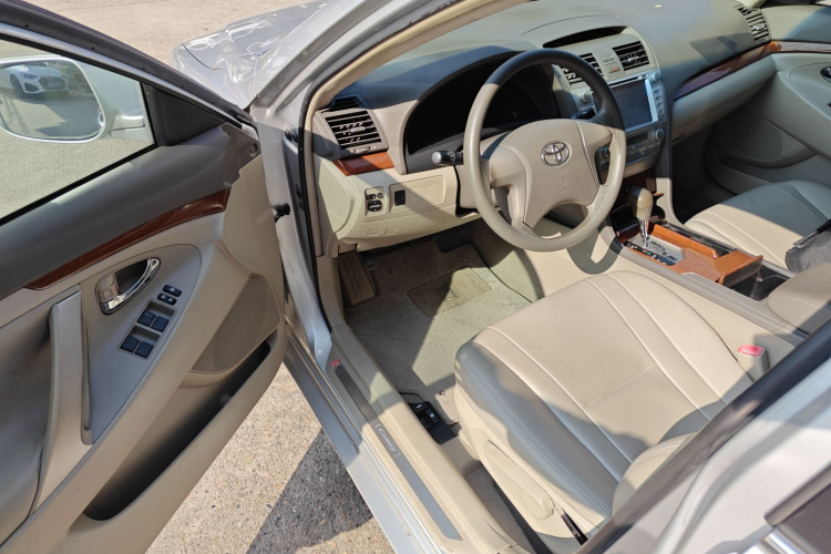 丰田 凯美瑞 2013款 200E 经典精英版中控内饰20