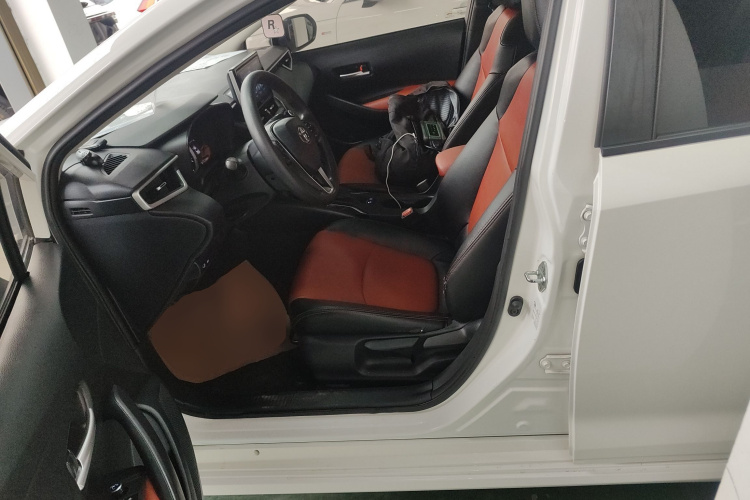 丰田 卡罗拉 2019款 1.2T S-CVT GL-i精英版中控内饰7003