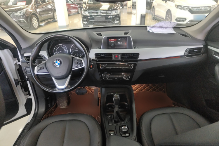宝马X1 2018款 sDrive20Li 领先型中控内饰7002
