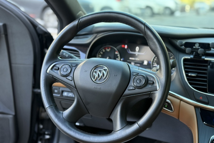 别克 君越 2019款 28T 尊贵型中控内饰7001