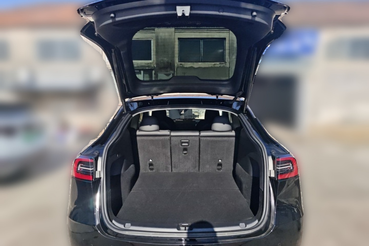 特斯拉 Model Y 2023款 长续航全轮驱动版中控内饰23