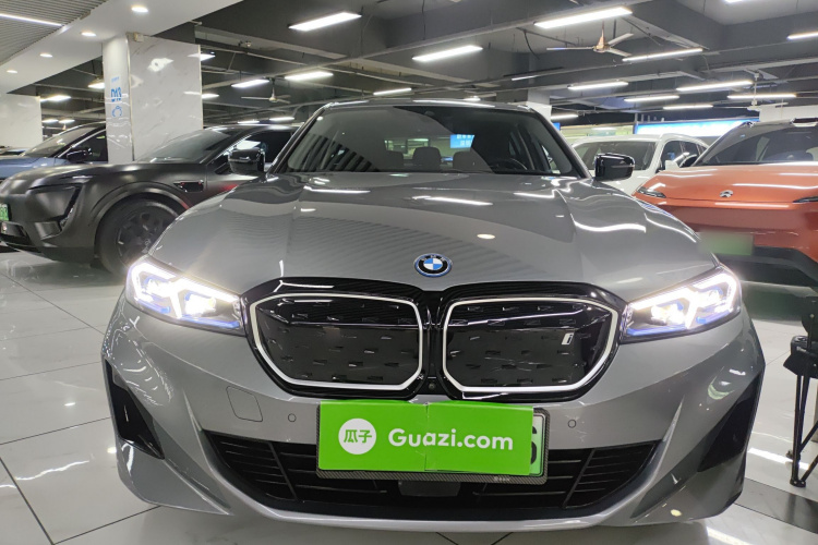 宝马i3 2023款 eDrive 40 L 曜夜运动套装车身外观2