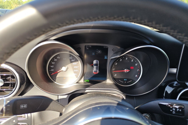 奔驰C级 2019款 C 260 运动版局部细节14