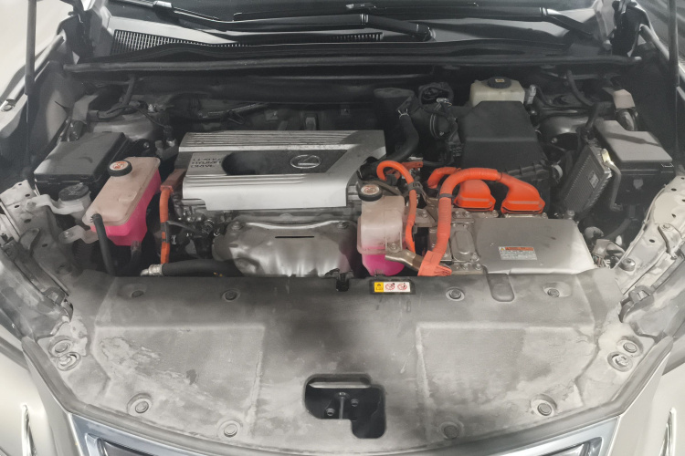 雷克萨斯NX 2020款 300h 前驱 锋尚版 国VI机舱底盘24