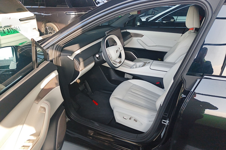 乐道L60 2024款 60kWh 后驱版中控内饰7003