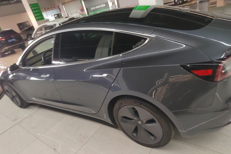 特斯拉 Model 3 2019款 标准续航后驱升级版车身外观4
