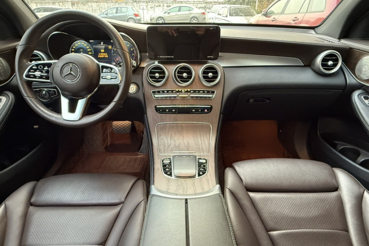 奔驰GLC 2022款 改款 GLC 300 L 4MATIC 动感型中控内饰7009