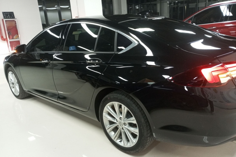 别克 君威 2024款 28T 纵享版车身外观4