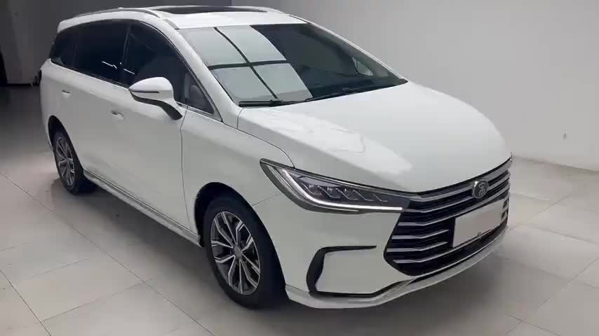 比亚迪 宋MAX 2021款 升级版 1.5T 自动豪华型 7座实拍1